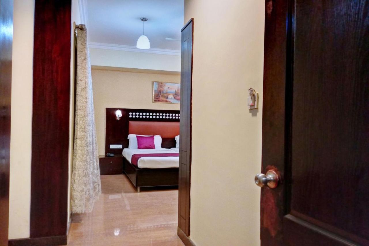 Oyo 10437 Hotel Hibiscus Inn Bangalore Luaran gambar